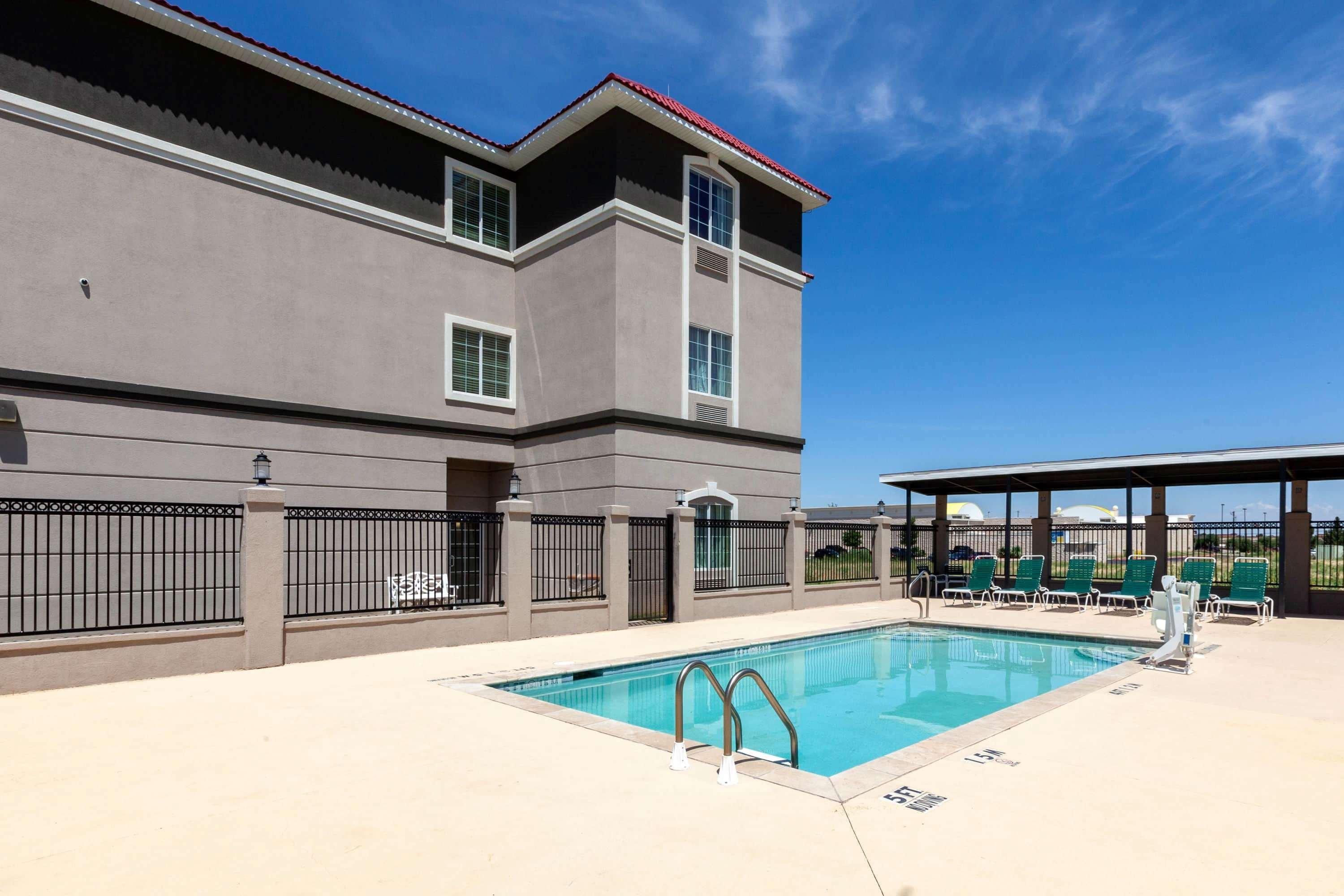 La Quinta By Wyndham Midland North Hotel Exterior foto